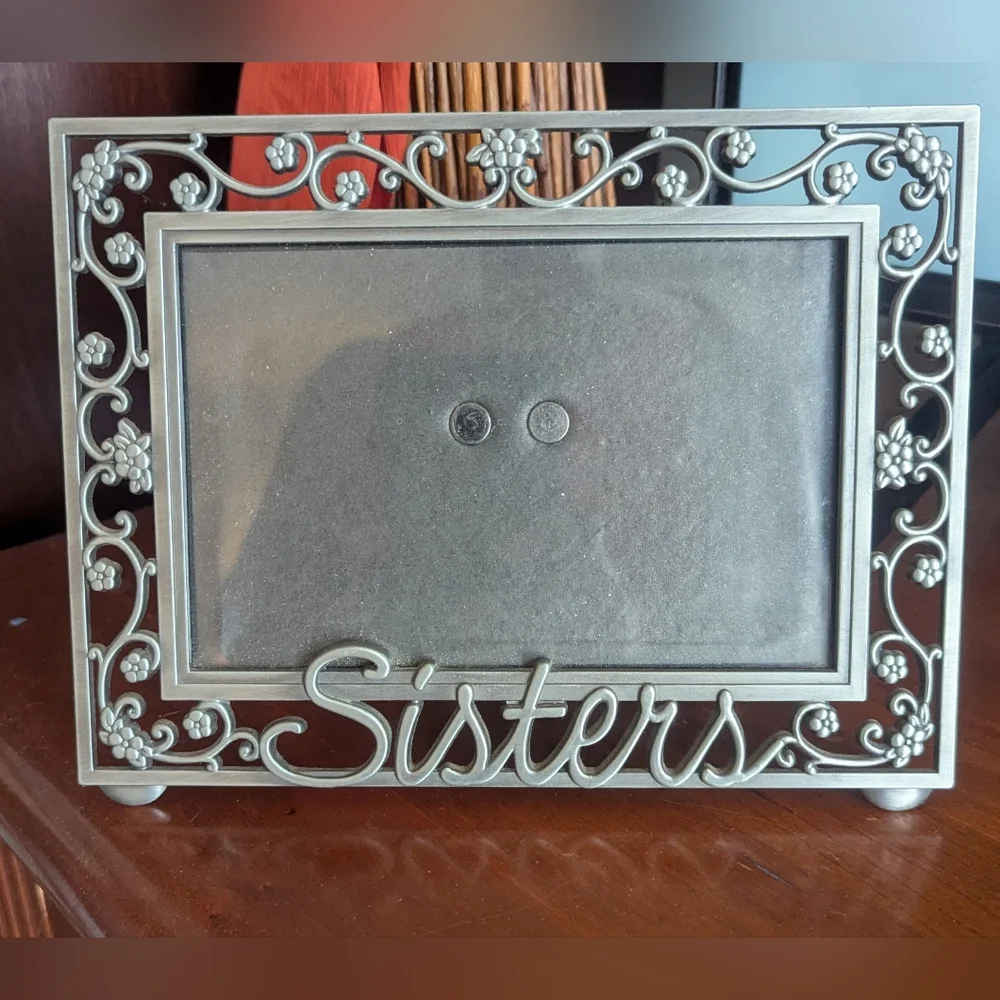NWOT Malden Pewter Floral 'Sisters' Photo Frame (6 X 4)